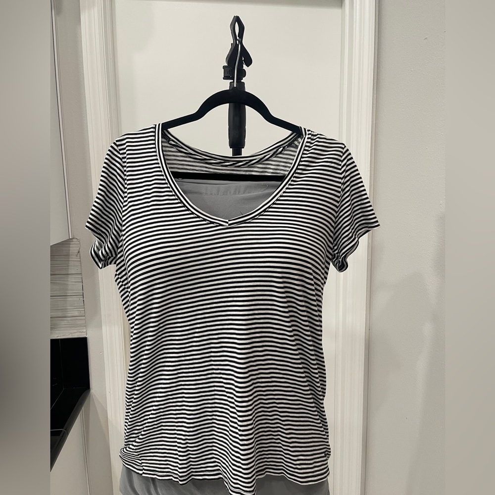 Victoria’s Secret Pink T-shirt Size Small